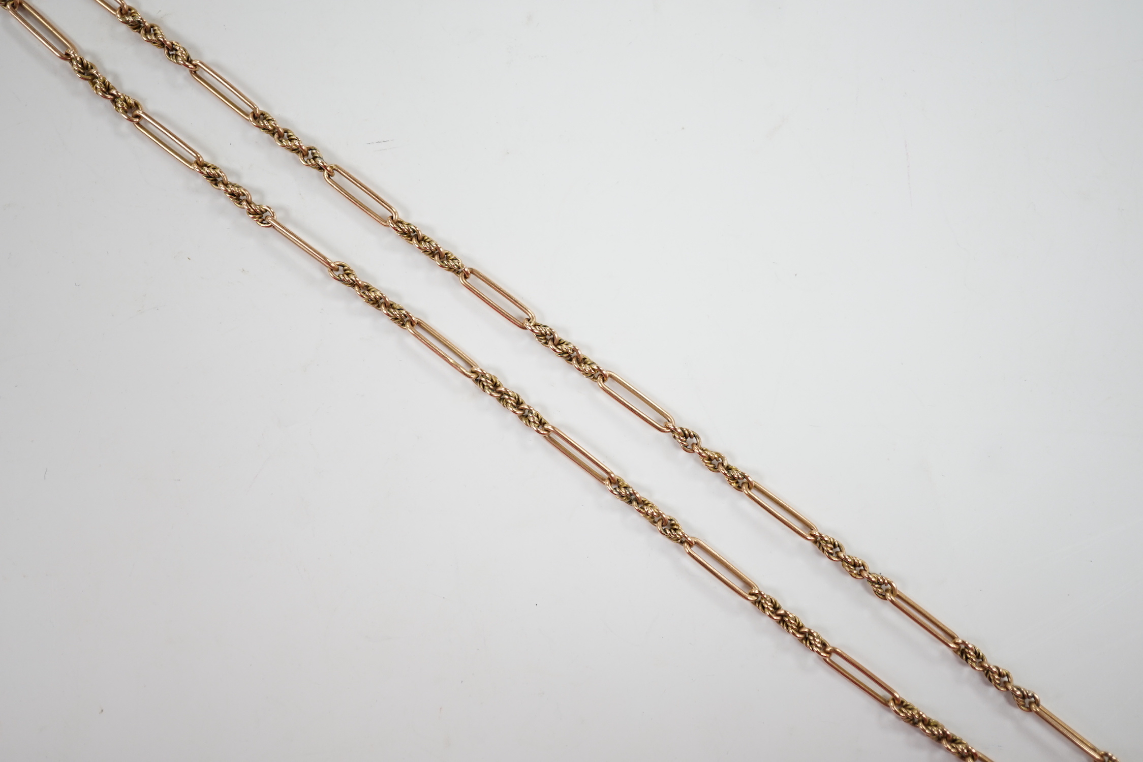 A yellow metal chain, 46cm, 9.2 grams.